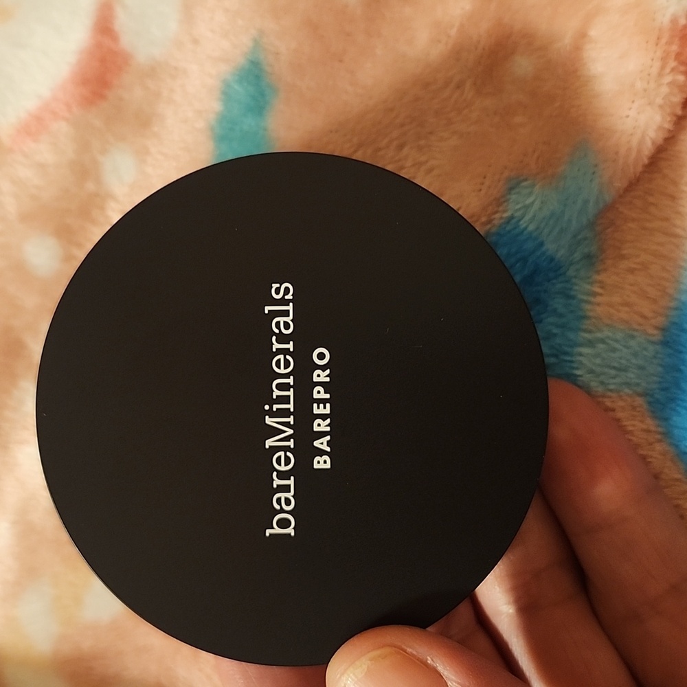 bareMinerals BAREPRO Matte Black Compact - Picture 7 of 7